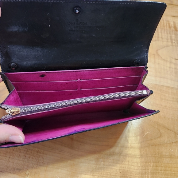Louis Vuitton Wallet - Picture 3 of 9